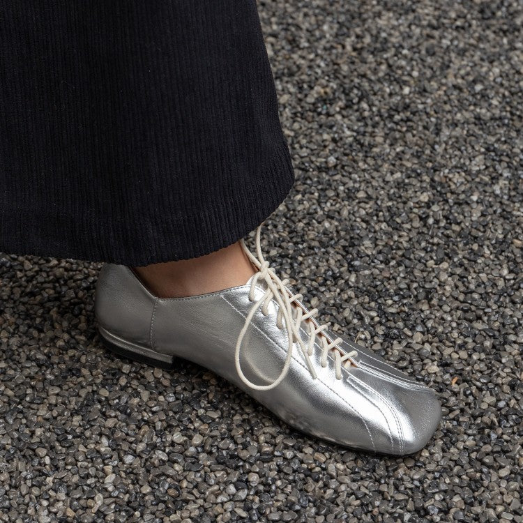 Zapatos de mujer planos con punta cuadrada, cordones y boca profunda de piel de oveja