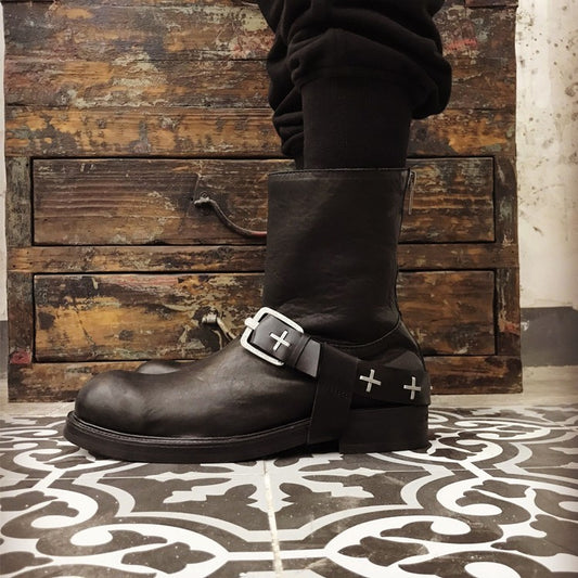 Botas Martin con remaches estilo punk para hombre