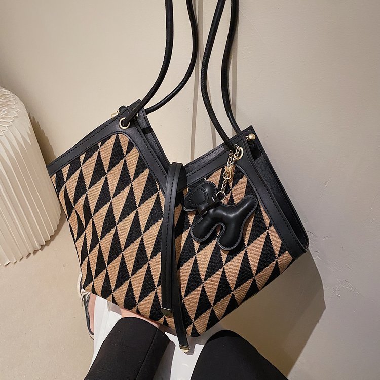 New Women's Fashion Trend PU One Size Shoulder Bag