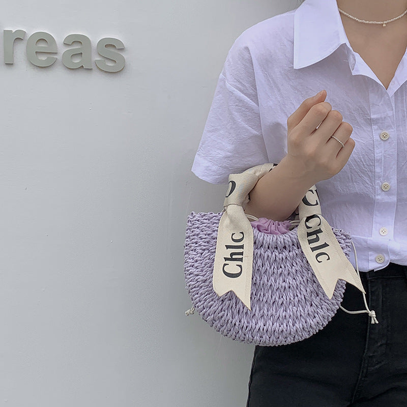 Bolso bandolera tejido de paja con letras y pañuelo de seda para mujer