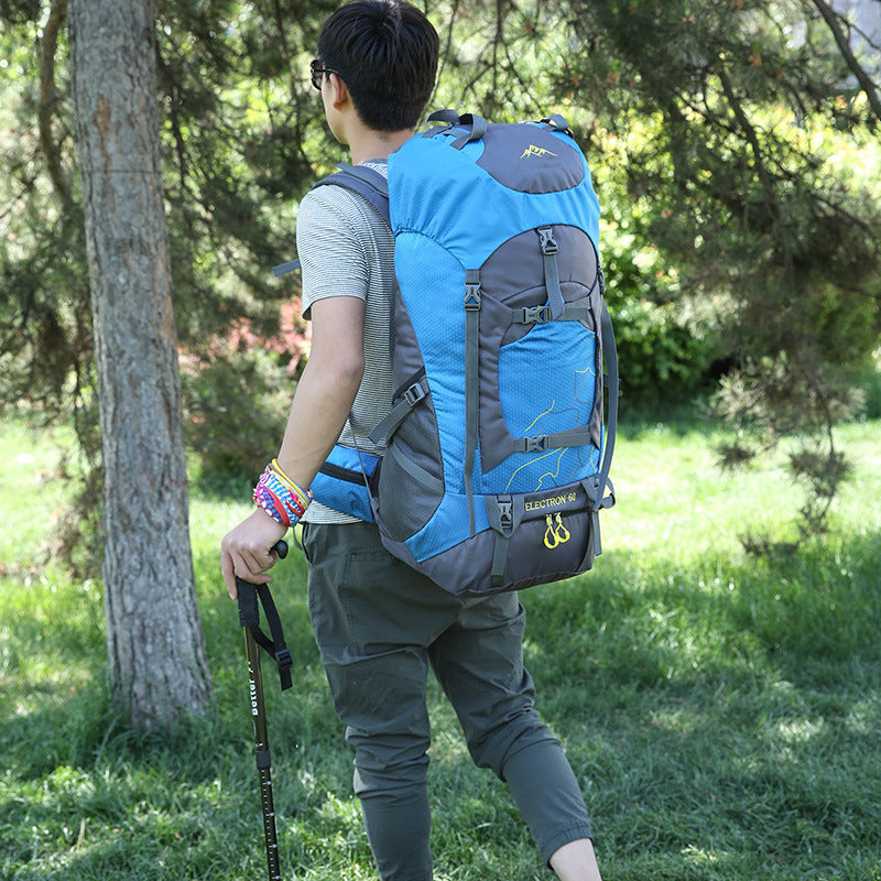 Men's Outdoor Waterproof Large Capacity Mountaineering Bag