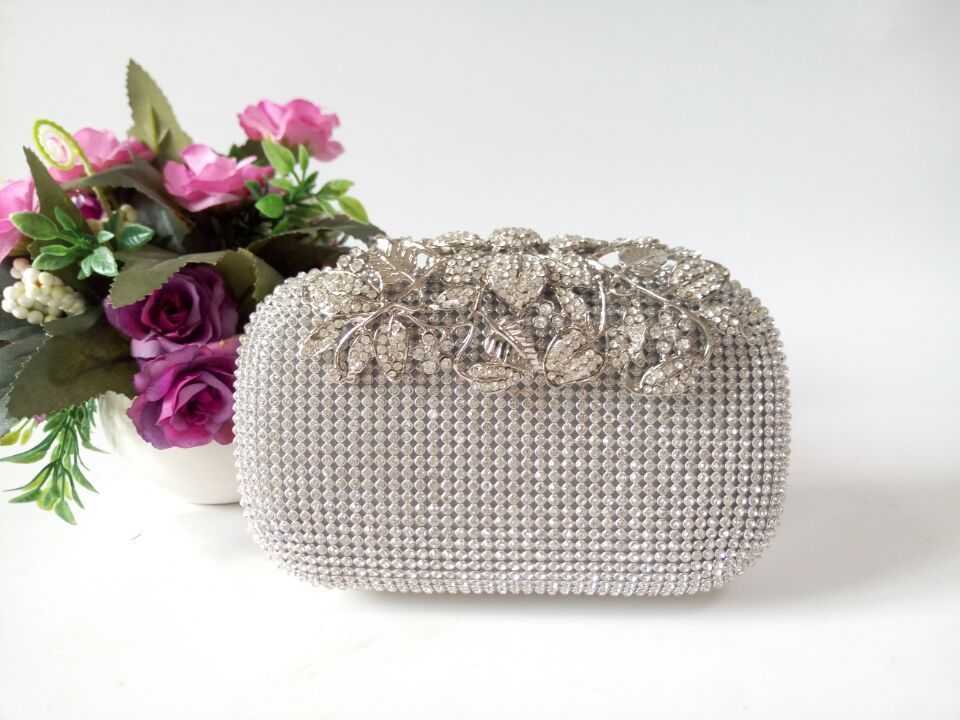 Leaf-shaped Flowers Diamond Dinner Clutch