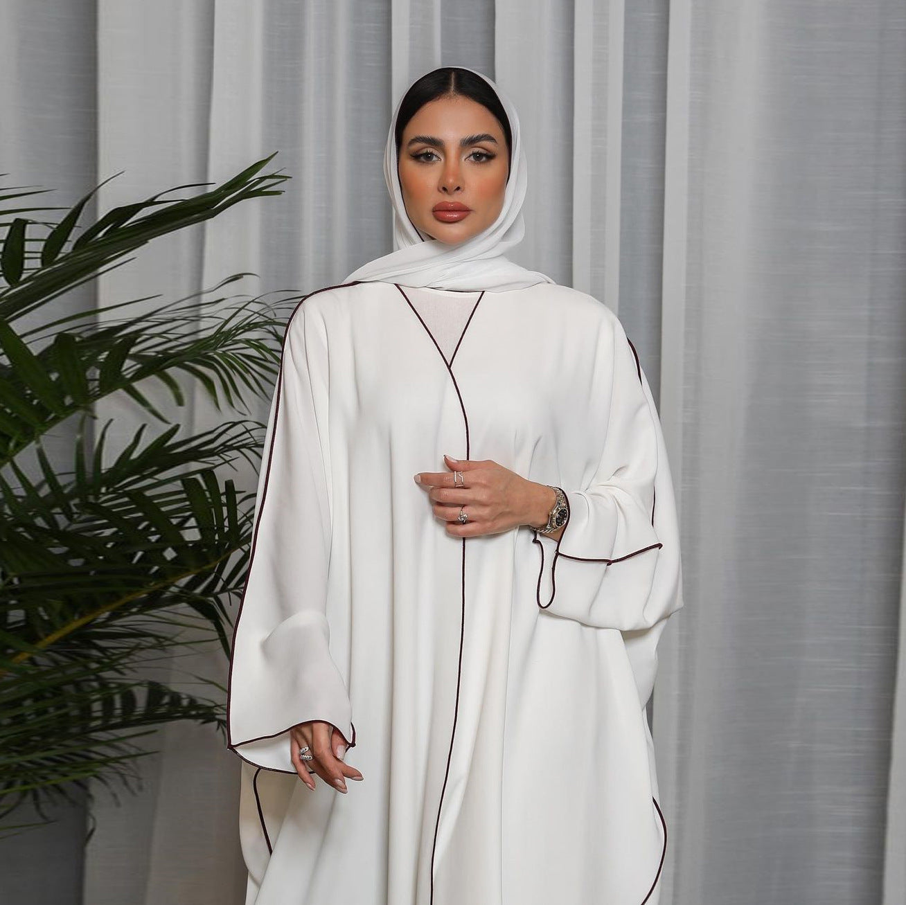 Bata abaya de mujer de talla grande con parches blancos