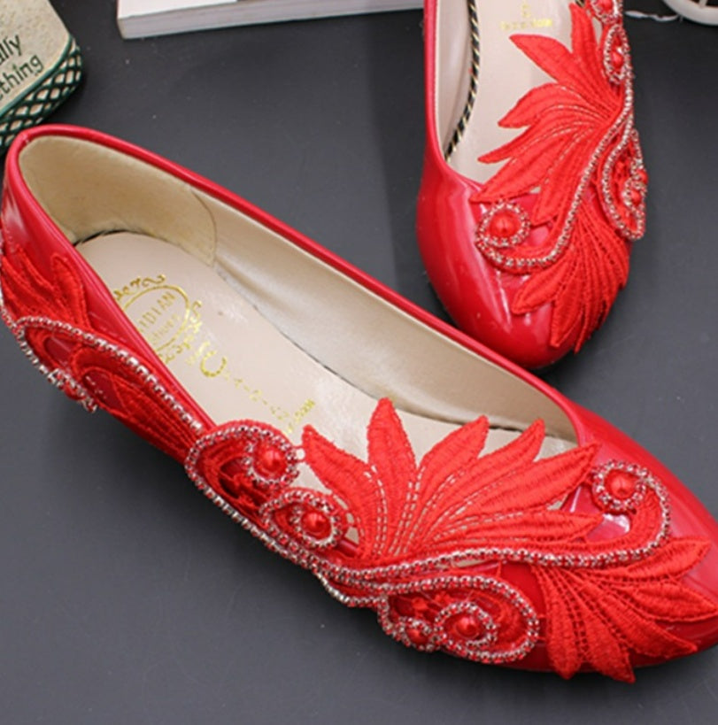 Zapatos de boda rojos planos para novias estilo chino