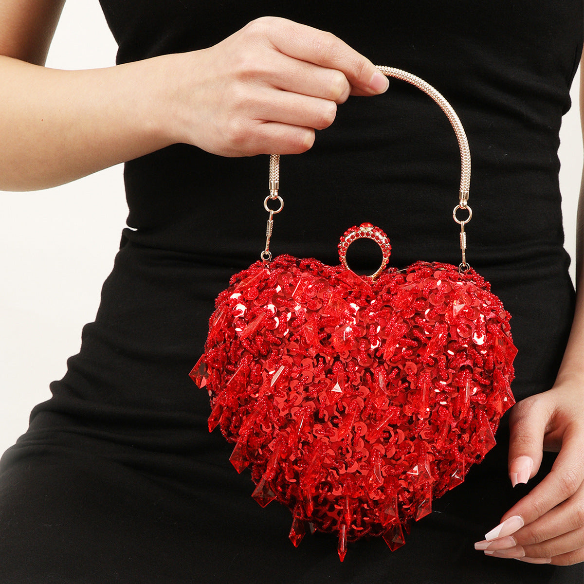 Embroidered Beaded Heart-shaped Dinner Bag