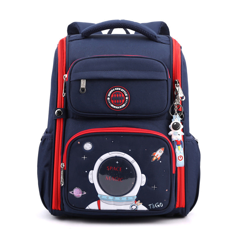 Lightweight Western Style Three-dimensional Schoolbag For Primary School Students