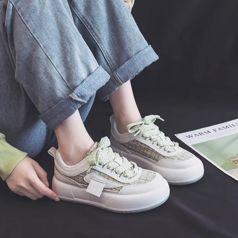 Zapatos de tabla deportivos originales de nicho con suela gruesa y diseño de fufu de leche de primavera y otoño para mostrar los pies