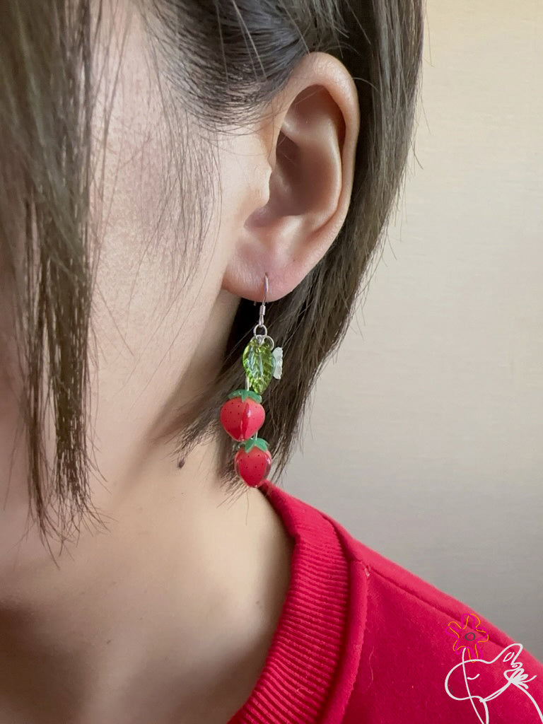 Pendientes de estilo pastoral personalizados creativos de moda con forma de fresa y fruta para mujer