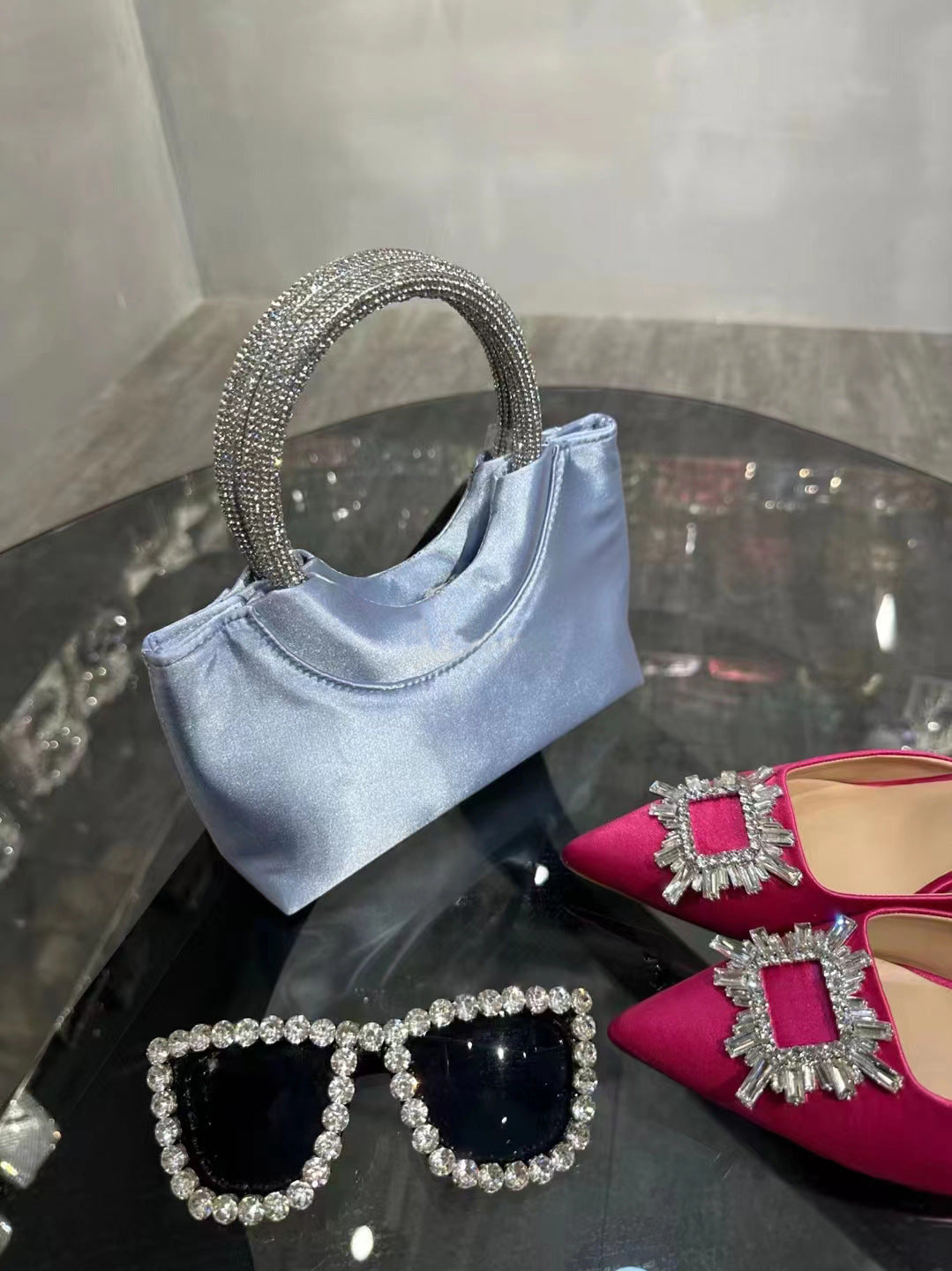 Bolso de mano de satén de seda con diamantes de imitación para cenas de mujer Diseño de interés especial