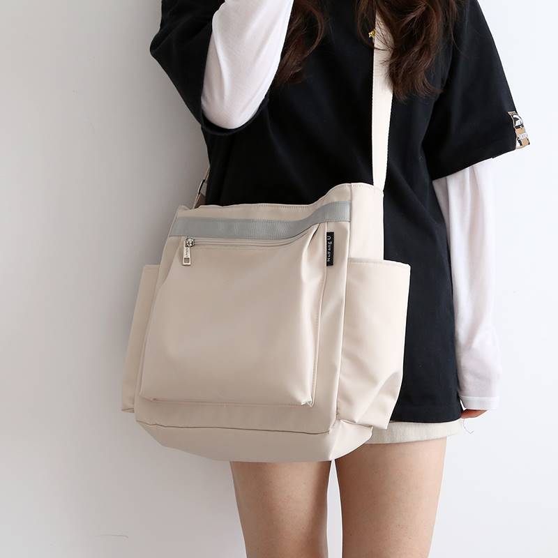 Women's Simple Solid Color Messenger Bag