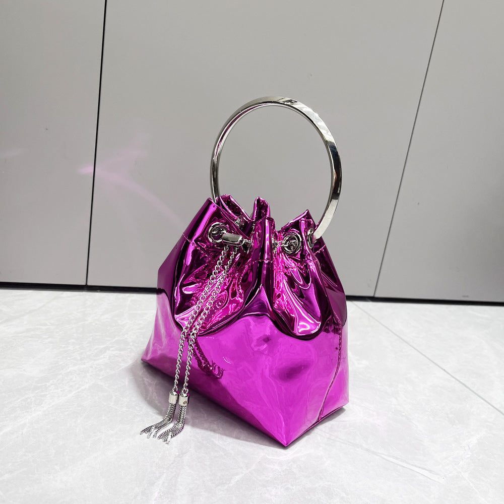 Bolso bandolera con cadena metálica para mujer