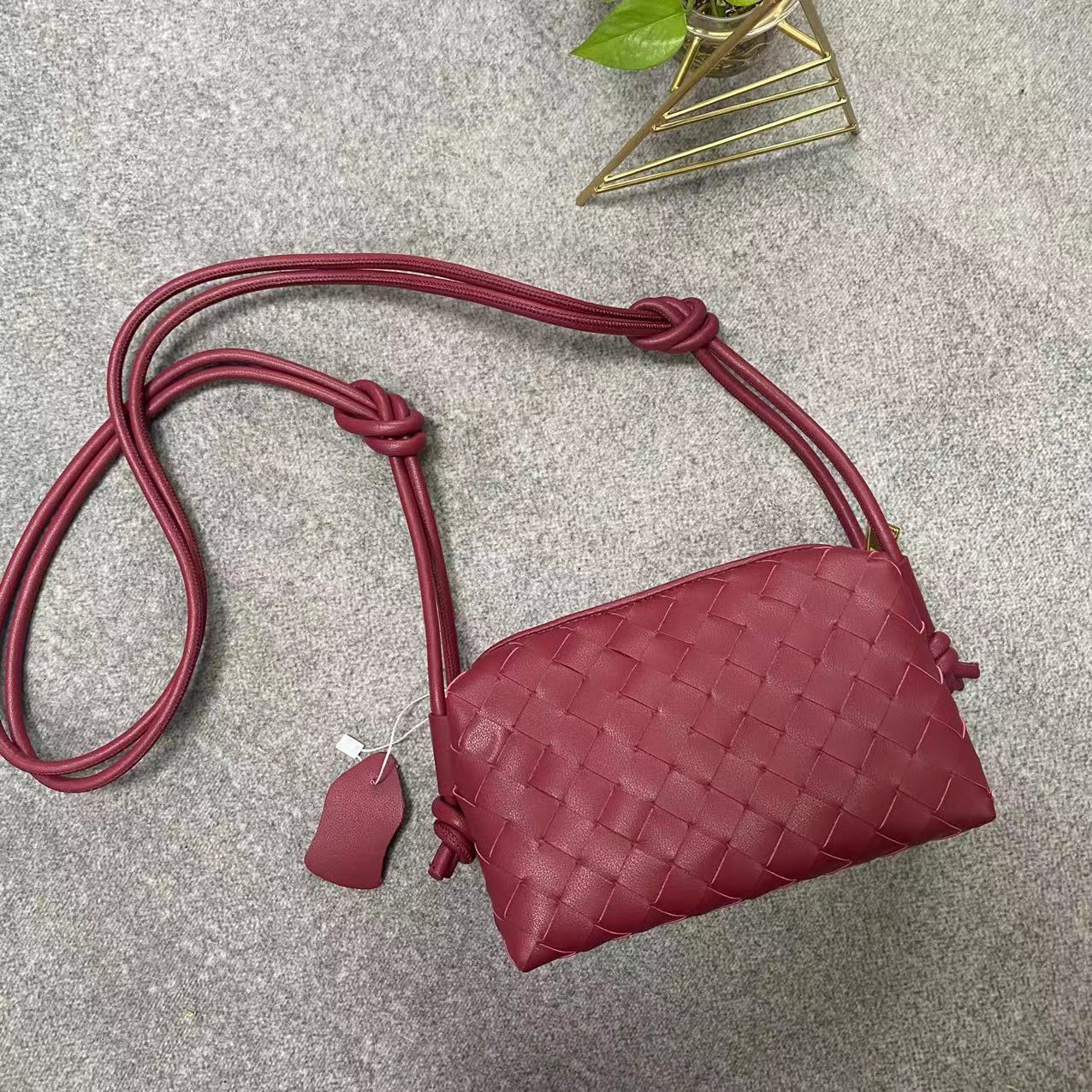 Genuine Leather Women's Bag Cowhide Bag Woven Small Square Bag Lunch Box Bag Light Luxury Small Bag