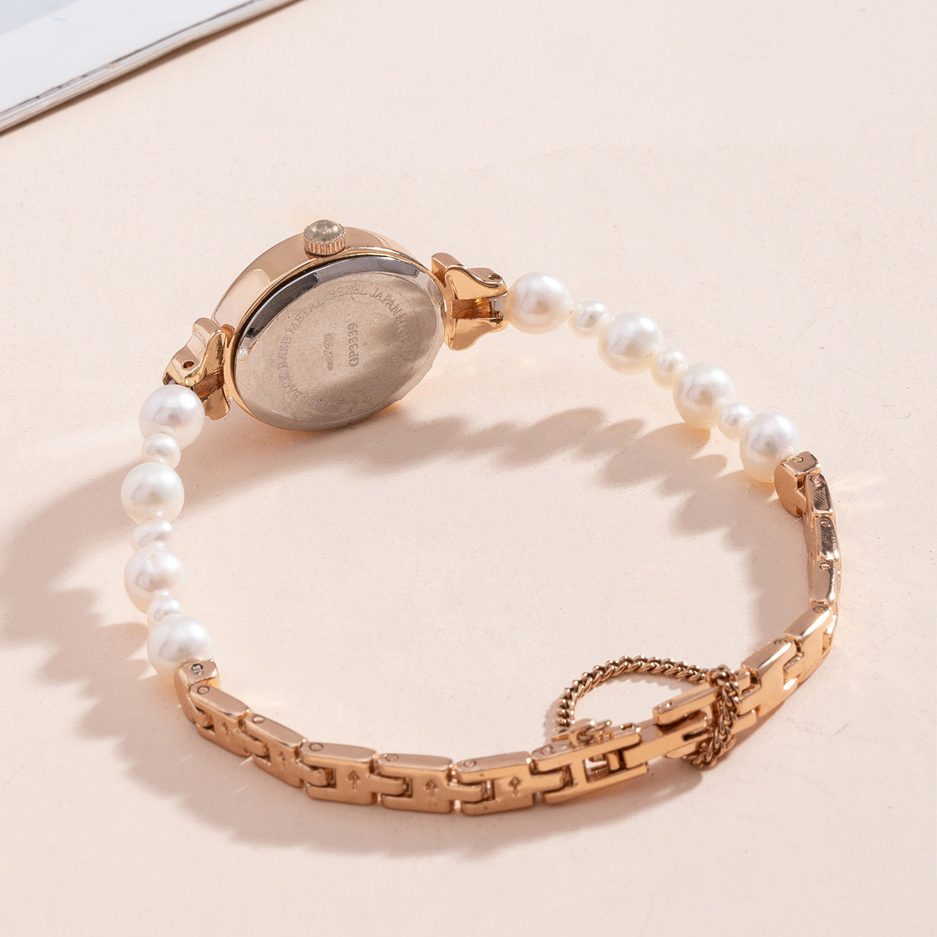 Montre à quartz simple et étanche pour femme