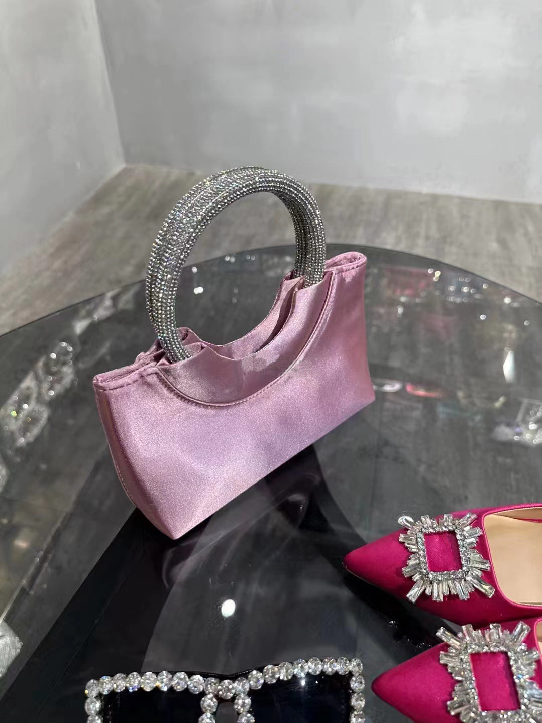 Bolso de mano de satén de seda con diamantes de imitación para cenas de mujer Diseño de interés especial