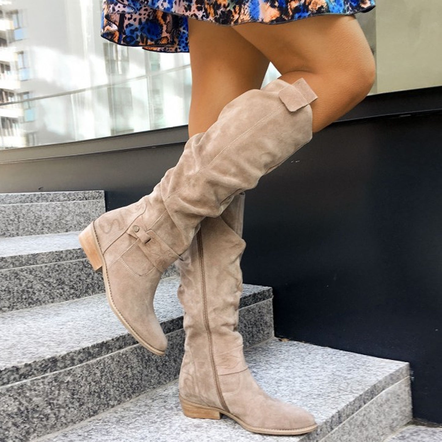 Botas altas de ante con cremallera lateral y tacón bajo para mujer de otoño e invierno