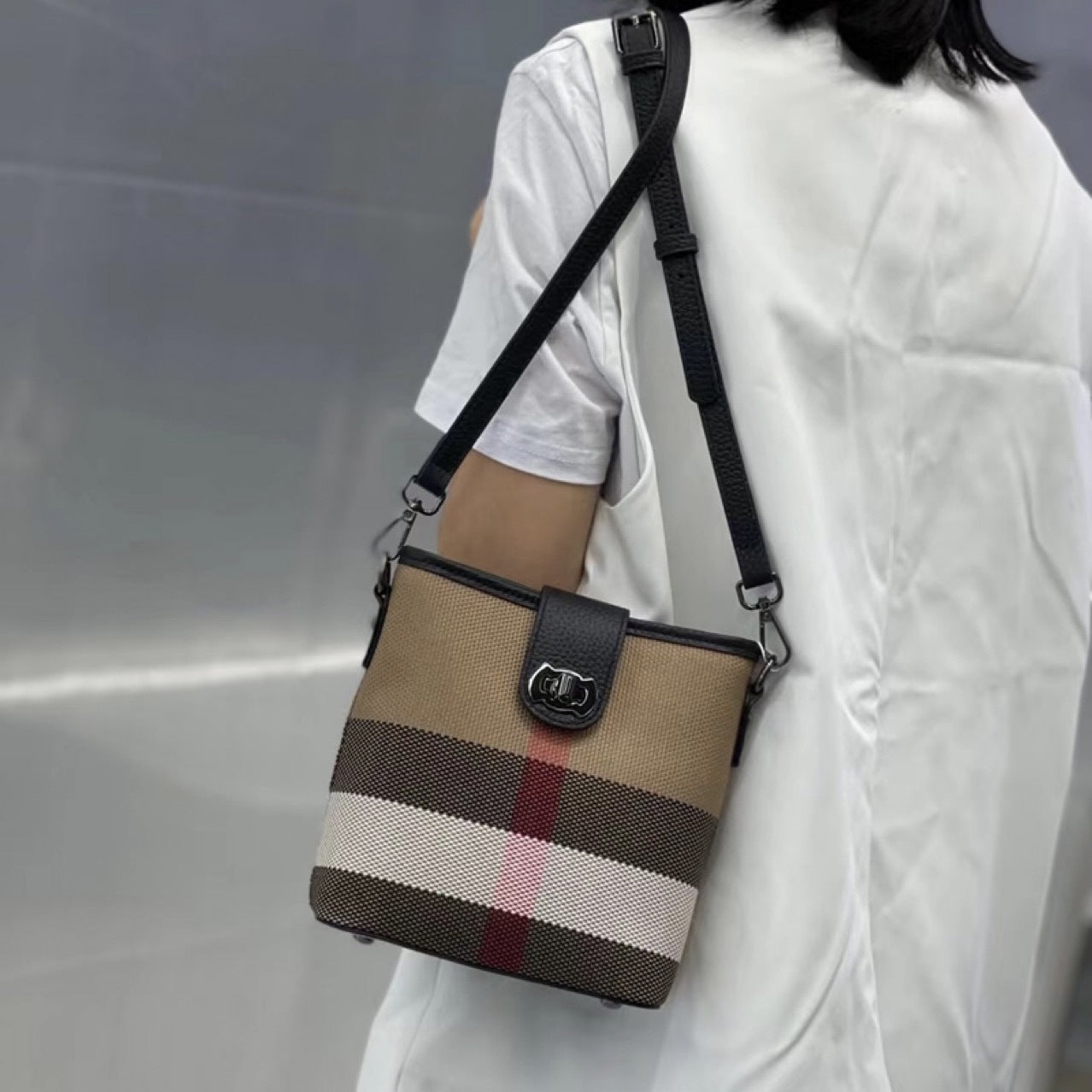 Fashion Classic Checked Bucket Bag For Women