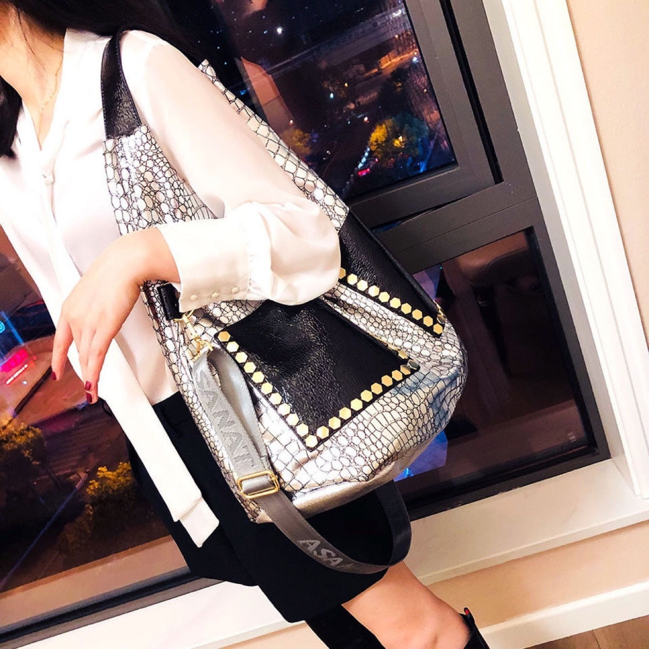 Trendy Studded Sequined Shoulder Bag