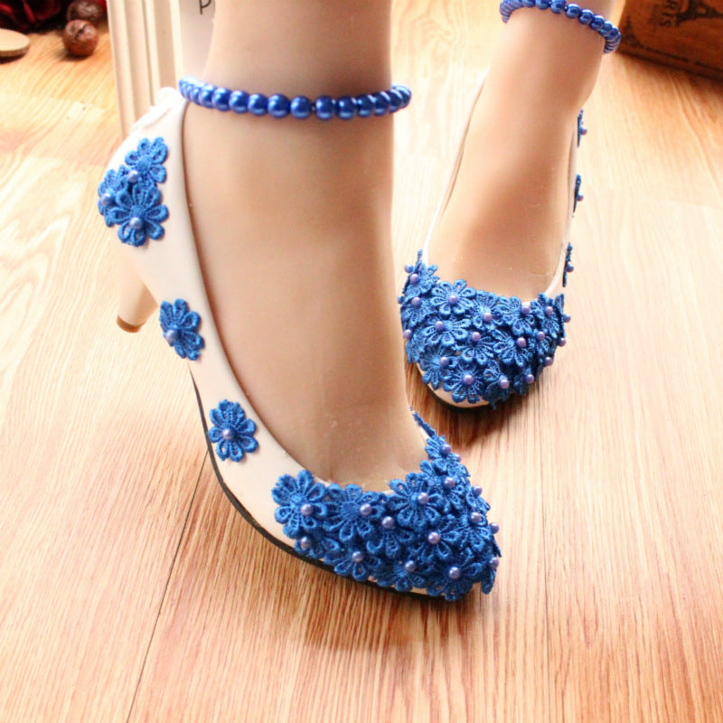 Tacones altos con perlas azules para mujer