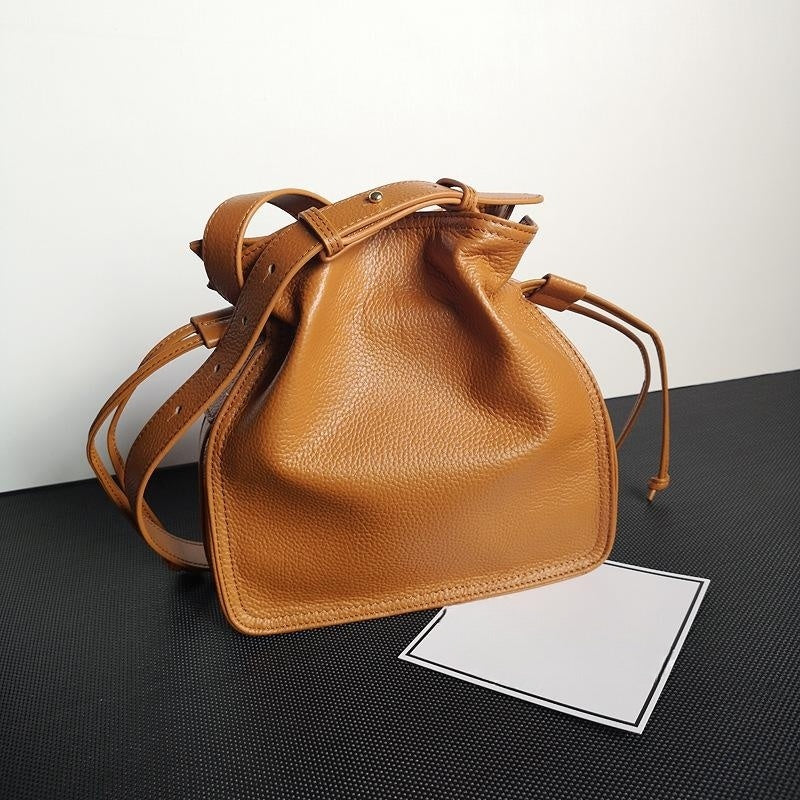 One-shoulder Crossbody First Layer Cowhide Pull-belt Bucket Bag