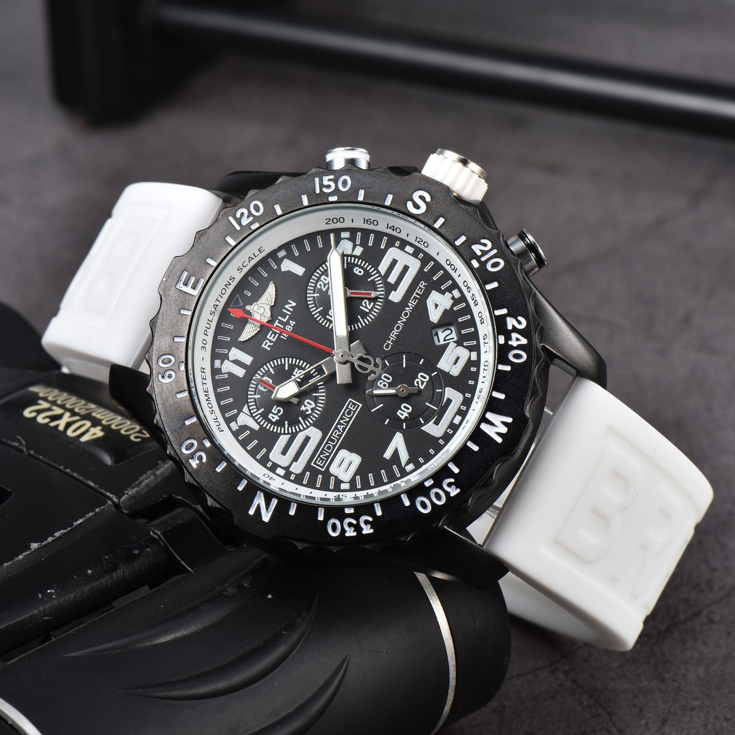 Casual Fashion Men's Multi-function Chronograph Quartz Watch