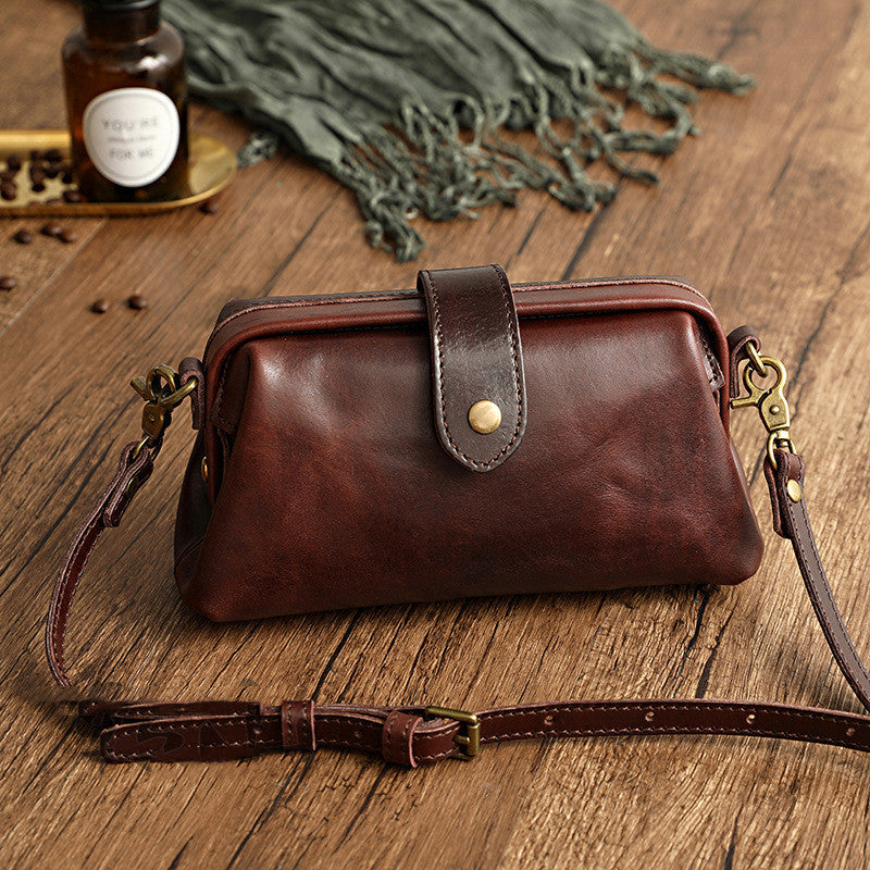 Vegetable Tanned Leather Small Mouth Gold Shoulder Bag