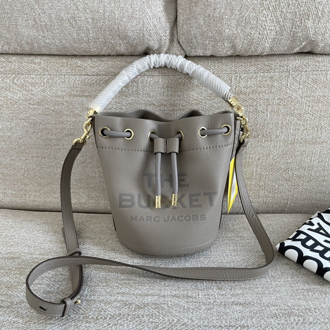 New Crossbody Handbag Drawstring Cowhide Solid Color Women's Small Shoulder Bag