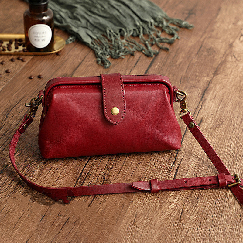 Vegetable Tanned Leather Small Mouth Gold Shoulder Bag