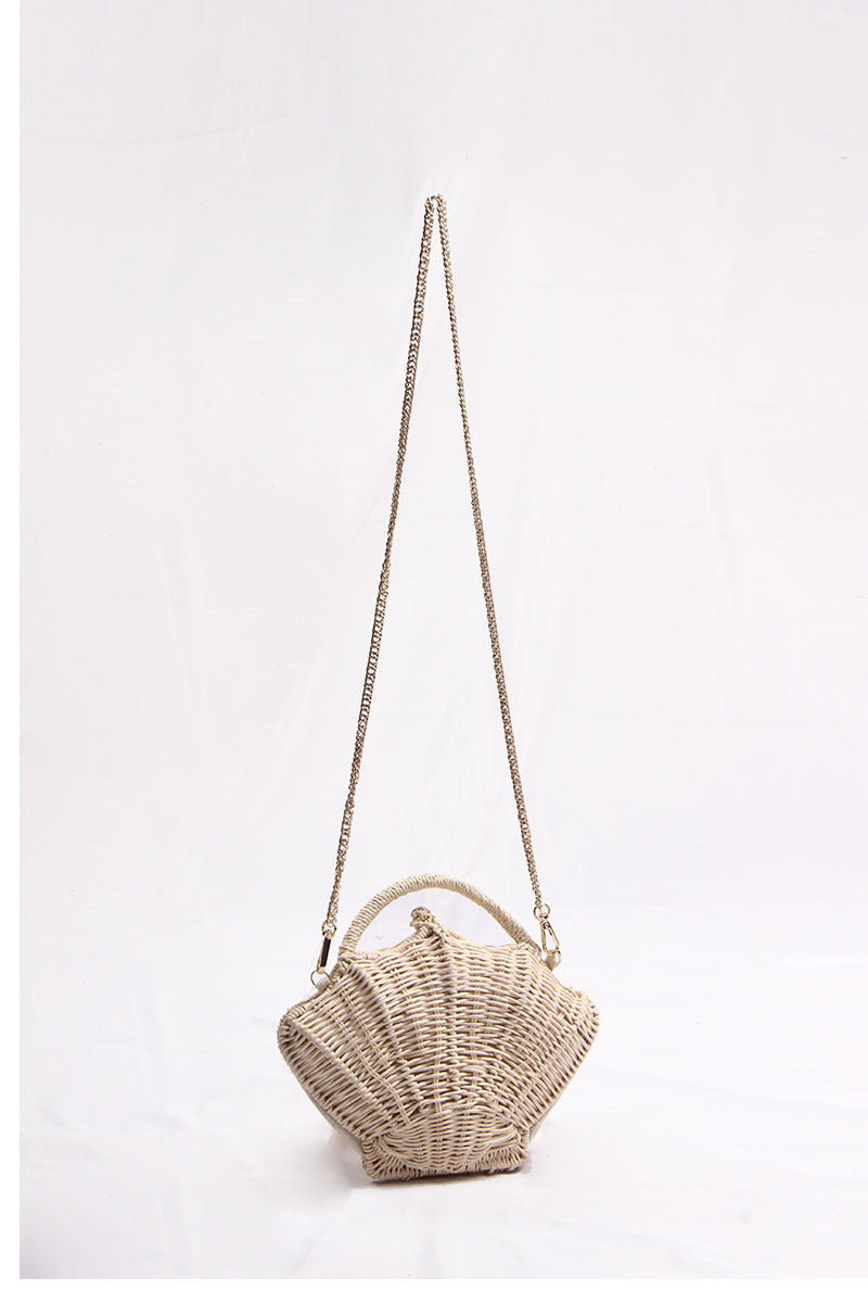 Bolso de mano tejido para mujer, tipo concha, con cadena