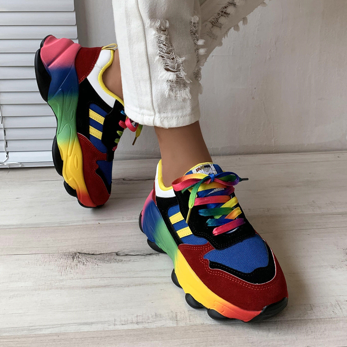 Zapatillas deportivas de suela gruesa de colores para mujer