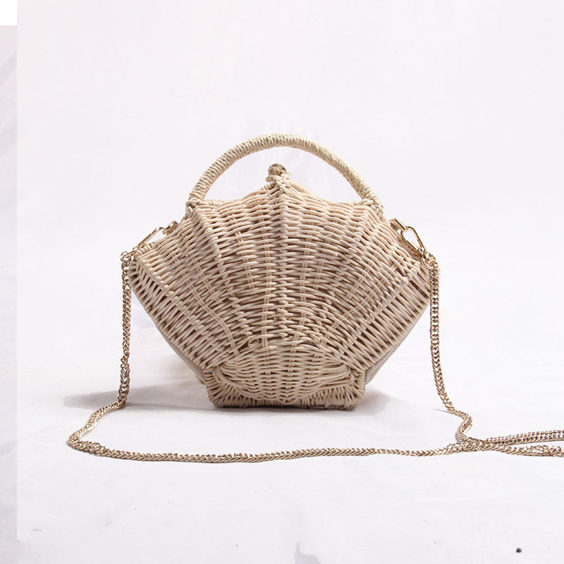 Bolso de mano tejido para mujer, tipo concha, con cadena