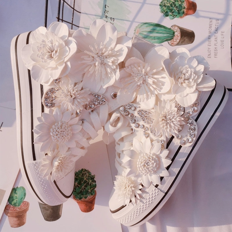 Zapatos de lona de caña alta con diseño de flores y mariposas