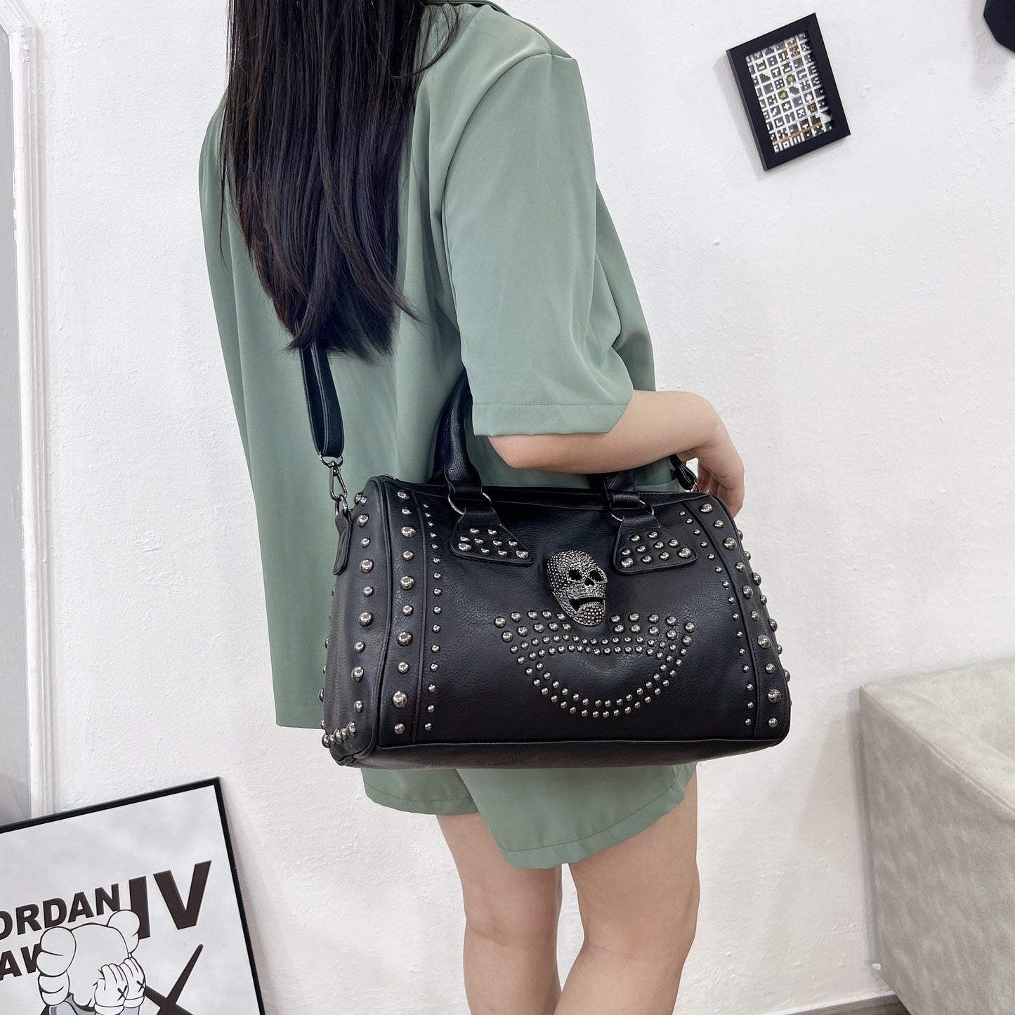 Women's Rivet Casual Soft Leather Skull Bag