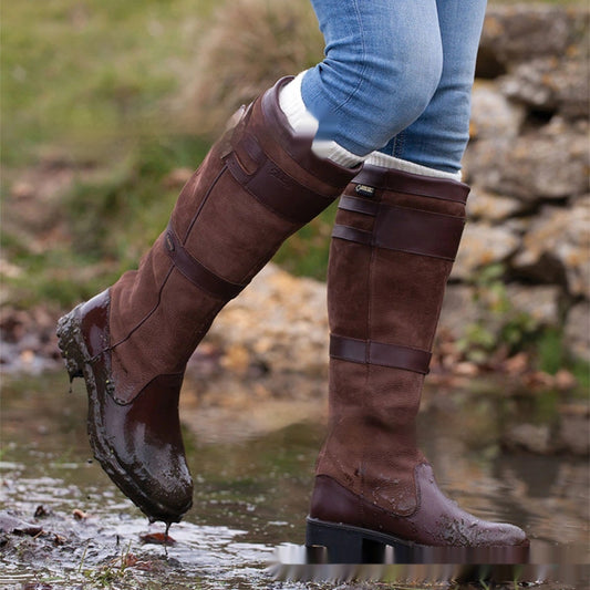 Botas de mujer con tacón cuadrado y hebilla de cinturón de color a juego