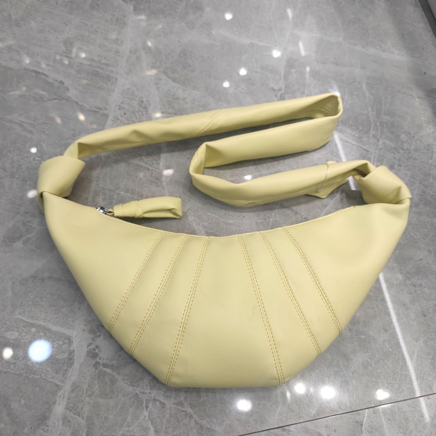 Bolso de pecho suave retro con axila de cuero para mujer